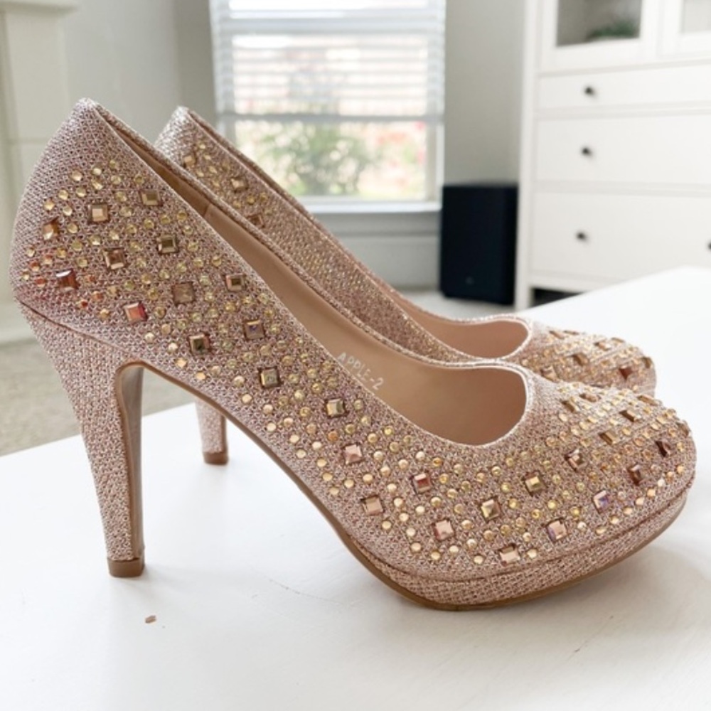 EUC Top Moda Champagne Glitter Heels Apple-2 size 8.5
